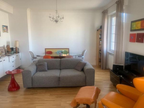 bel appartement proche centre parking gratuit